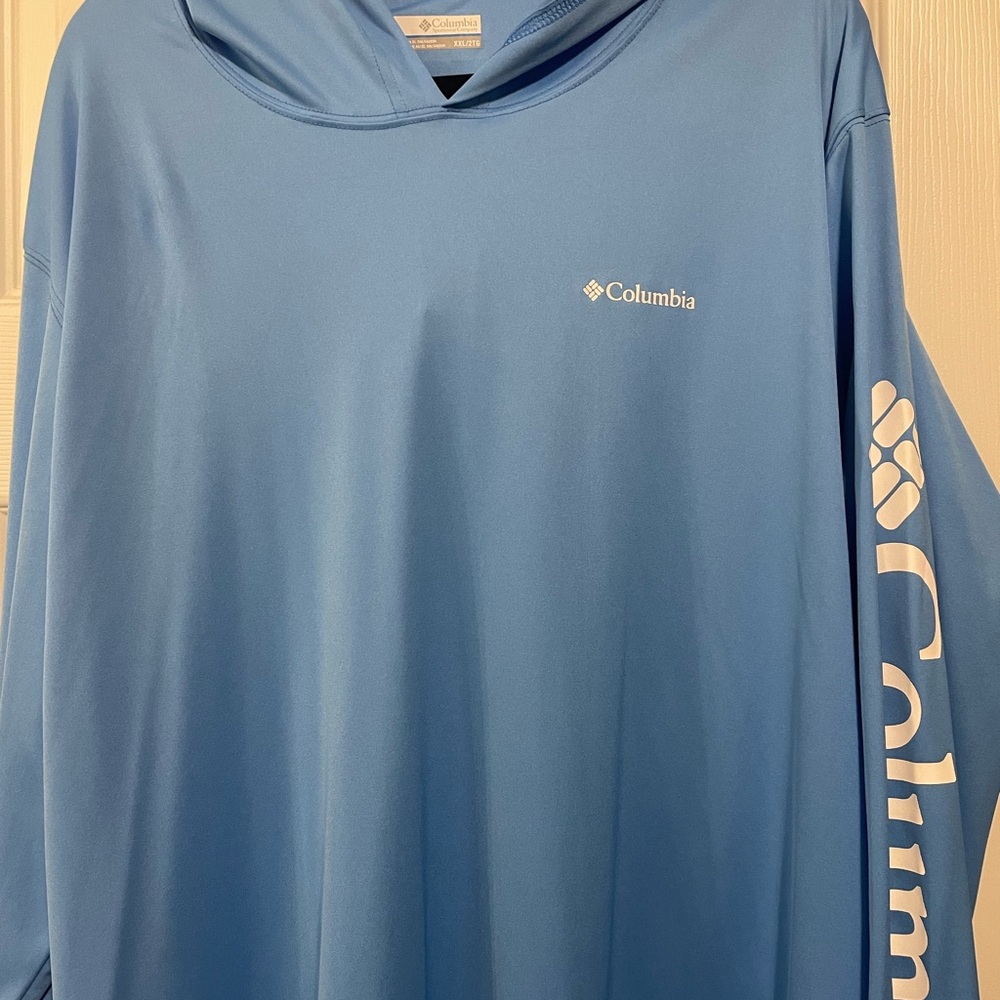 Columbia Dri-Fit Hooded Long Sleeve Shirt.